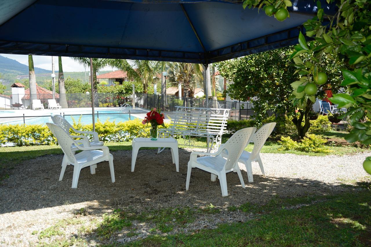 Hotel Campestre La Loma Curiti Bagian luar foto